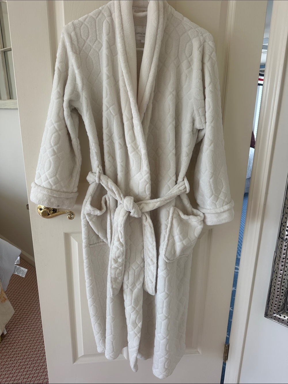 Midnight by Carole Hochman Quilted White Plush Bathrobe with Shawl Collar pocket